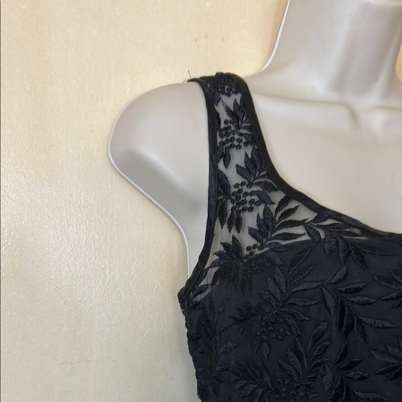 Patra Black Sleeveless Formal with embroidered illusion neck size 8 - Picture 5 of 11
